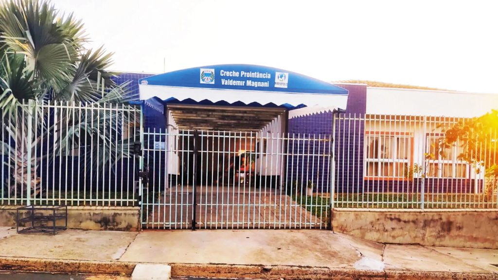 MARIÁPOLIS: Com criança picada por escorpião na creche, vereador solicita limpeza desde o ano passado