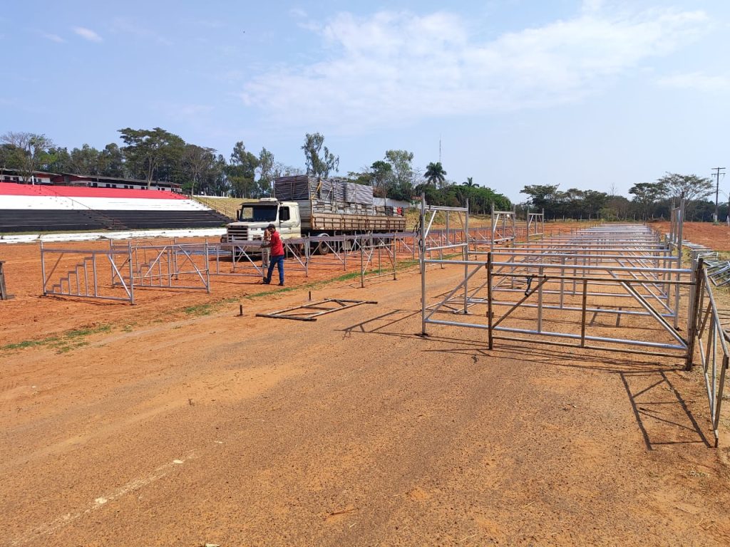 Prefeitura realiza montagem da estrutura da 60ª Expo Prudente