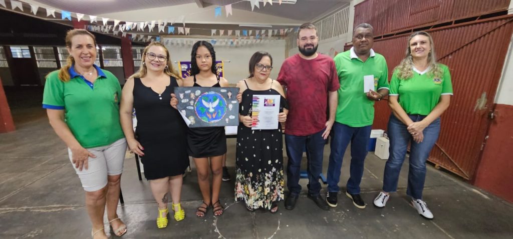 IRAPURU: Lions Clube entrega prêmio para vencedora do Concurso “Cartaz da Paz”