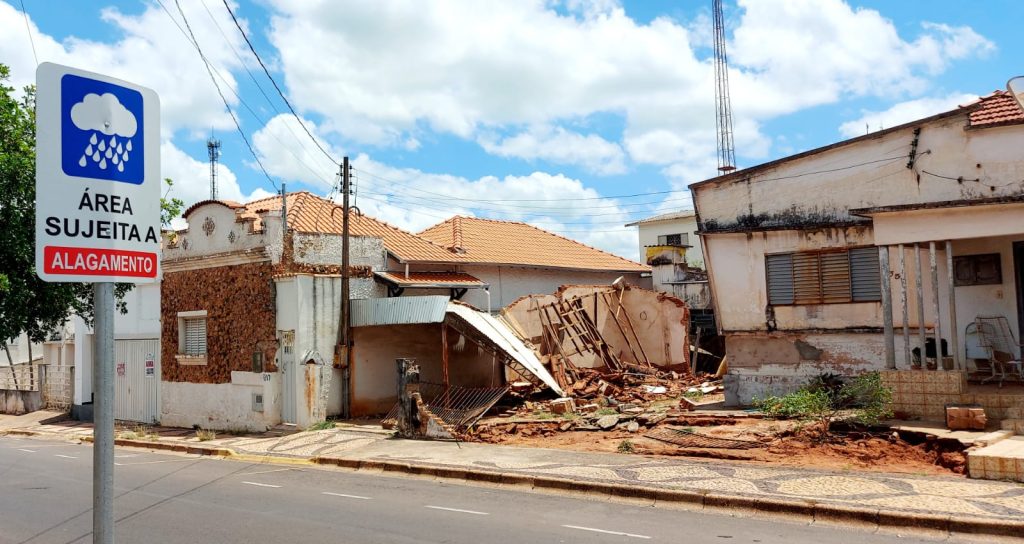 ADAMANTINA: Prefeitura declara situação de emergência após estragos causados pelas chuvas