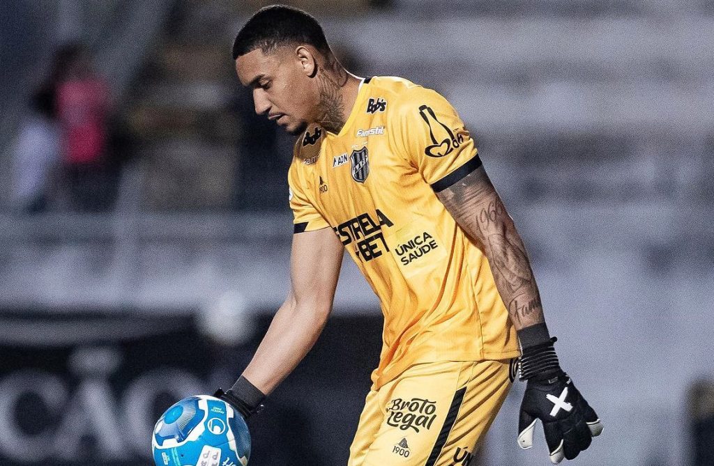 PARAPUÃ: Goleiro parapuense Pedro Rocha é atleta da Ponte Preta de Campinas