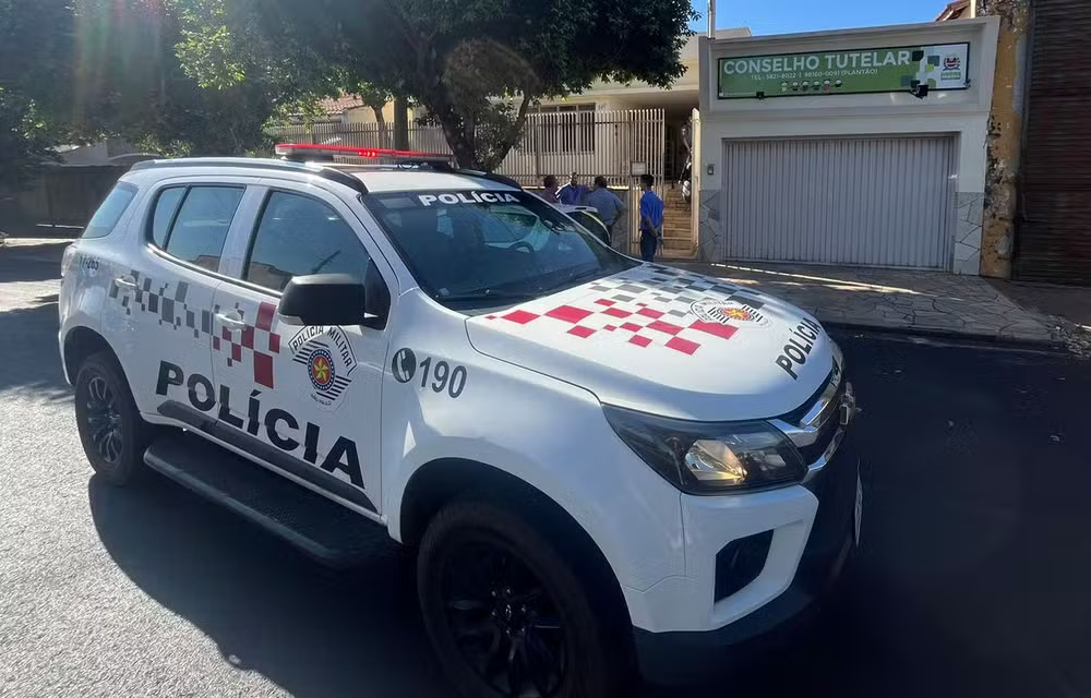 Jovem é presa por esfaquear escriturária, ameaçar de morte conselheira tutelar e danificar patrimônio público, em Dracena