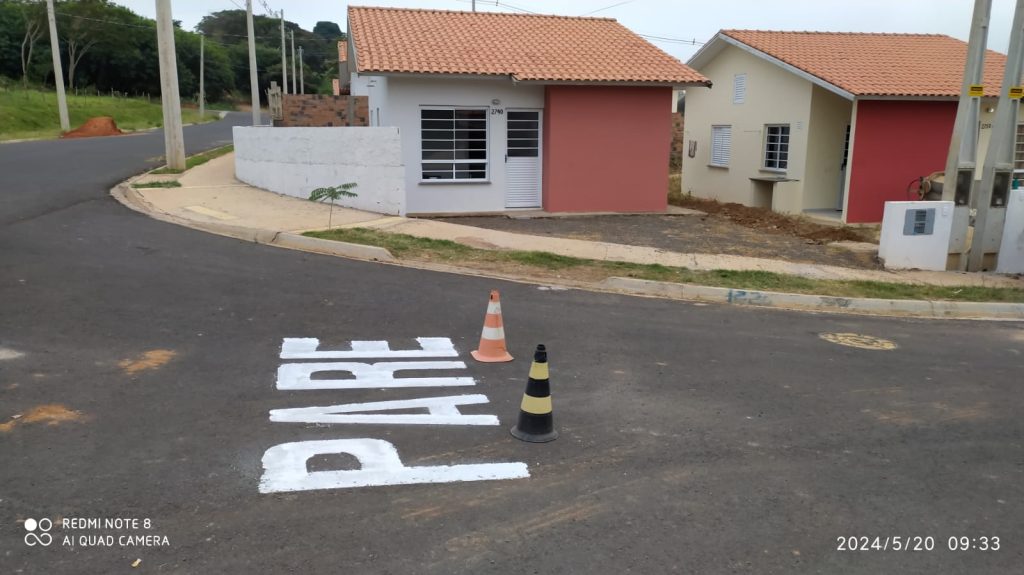 FLÓRIDA: Ruas do novo conjunto habitacional recebem sinalização