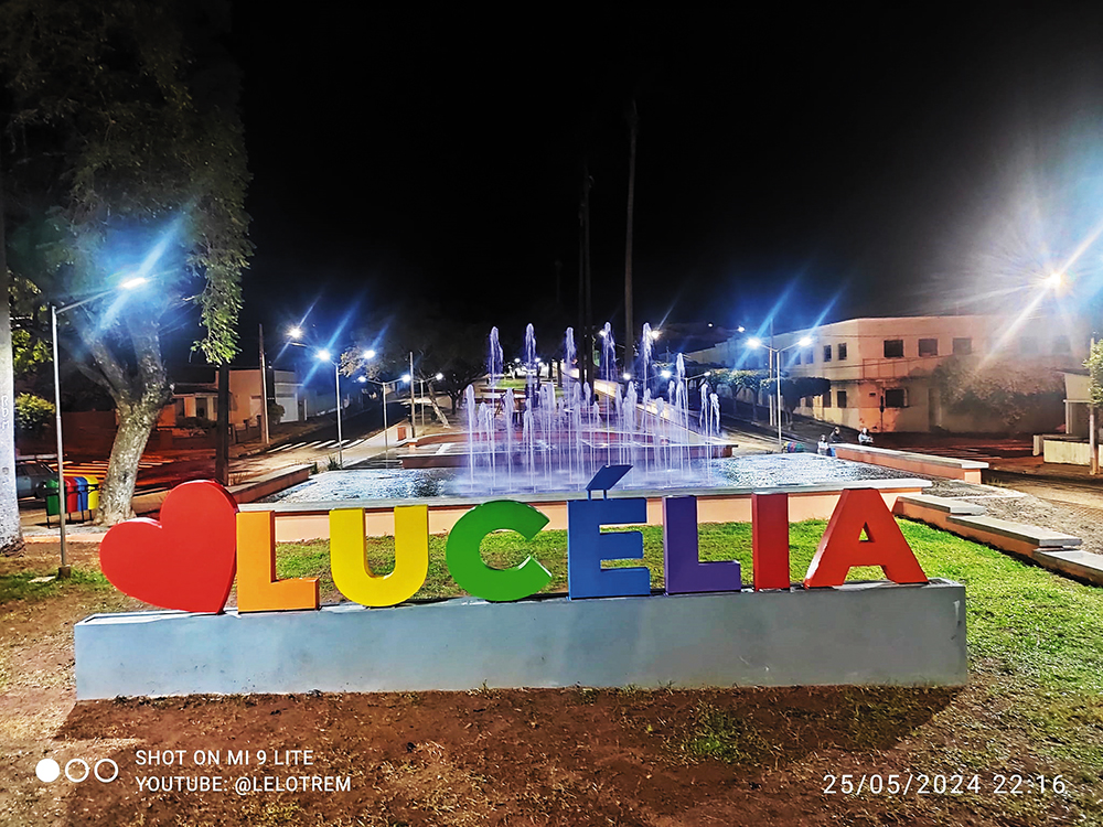 LUCÉLIA: Praça José Firpo volta a ser cartão postal de Lucélia e a fonte luminosa é a grande atração