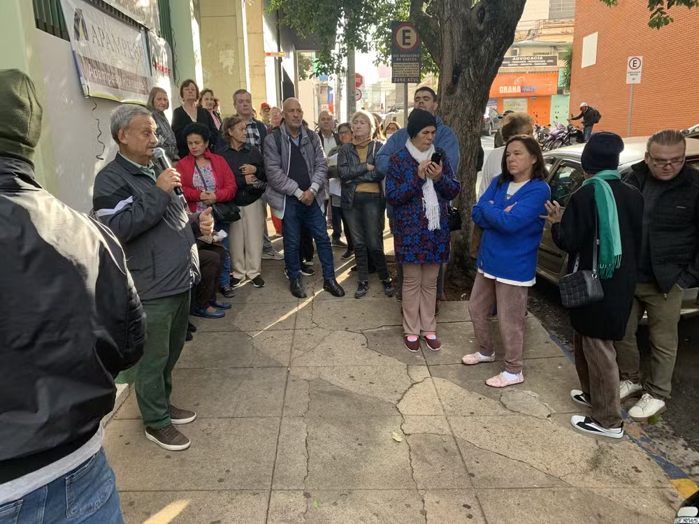 Após cinco anos sem atendimento, servidores estaduais realizam manifestação pela retomada do Iamspe em Prudente