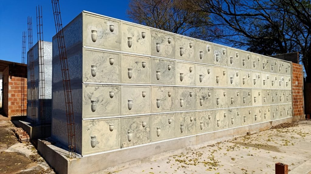ADAMANTINA: Prefeitura implanta novo modulo vertical para sepultamentos no Cemitério