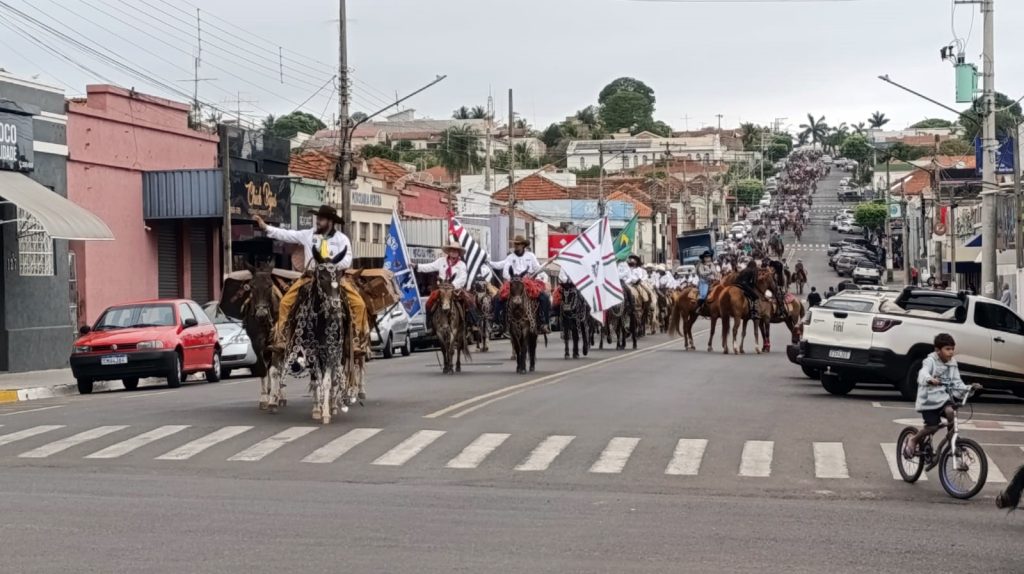 FLÓRIDA: Cavalgada da Amizade é sucesso e se consolida como a maior da região
