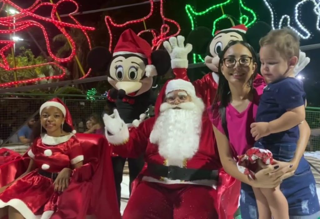 FLÓRIDA: Chegada do Papai Noel promete encantar a população neste domingo