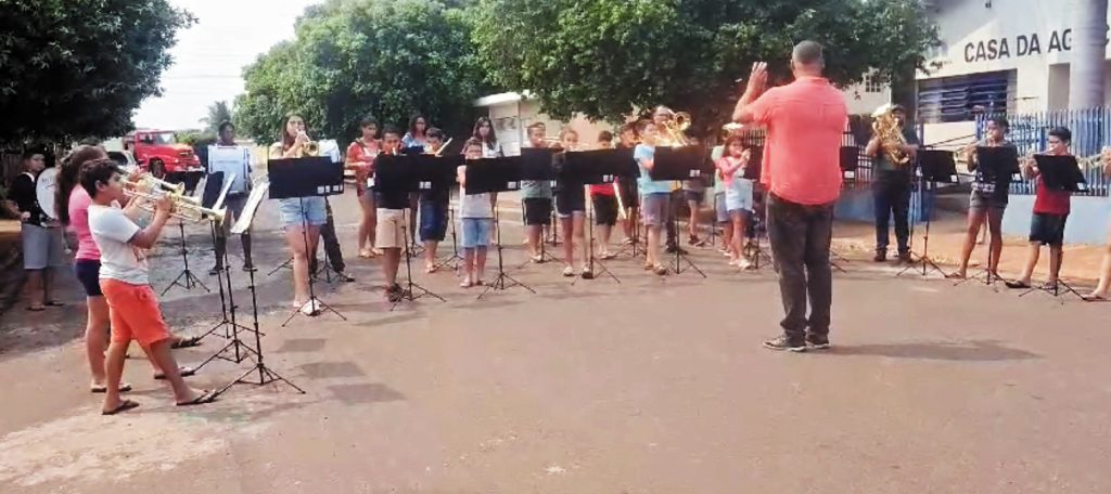 SALMOURÃO: Iniciada formação da Banda Marcial Municipal