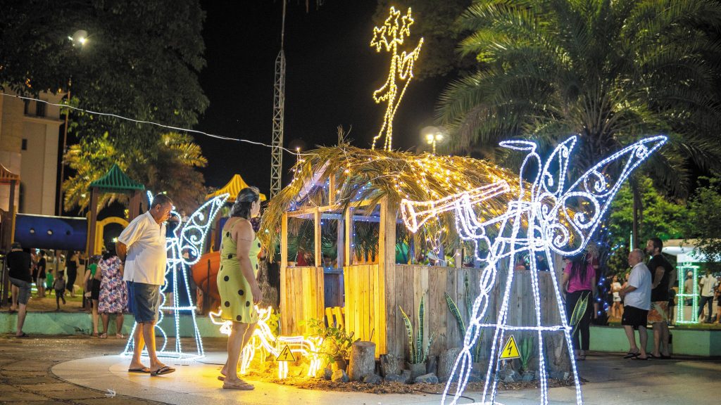 LUCÉLIA: Natal Luz 2024 faz sucesso e deixa a cidade em destaque