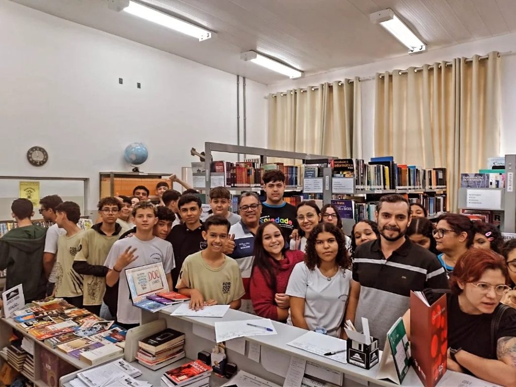 LUCÉLIA: Alunos da EMEF Profa. Soledade Domingues Iglesia visitam ETEC de Adamantina