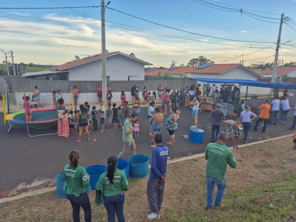 FLÓRIDA: CDHU faz ação de encerramento de trabalho social com famílias de conjunto habitacional
