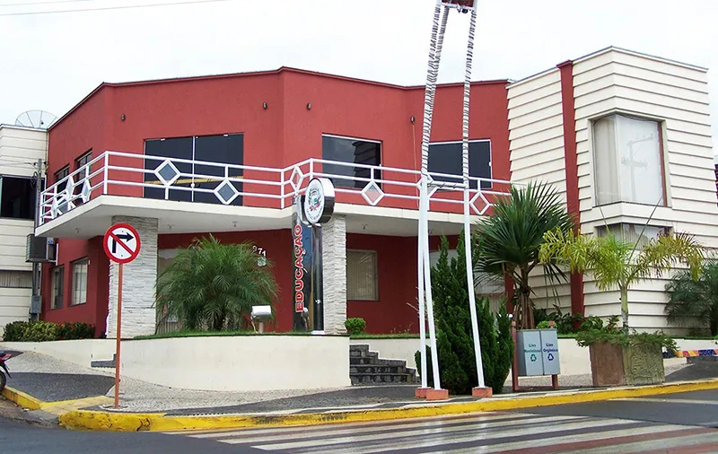 JUNQUEIRÓPOLIS: Prefeito Neto Furini anuncia projetos para a Educação Infantil