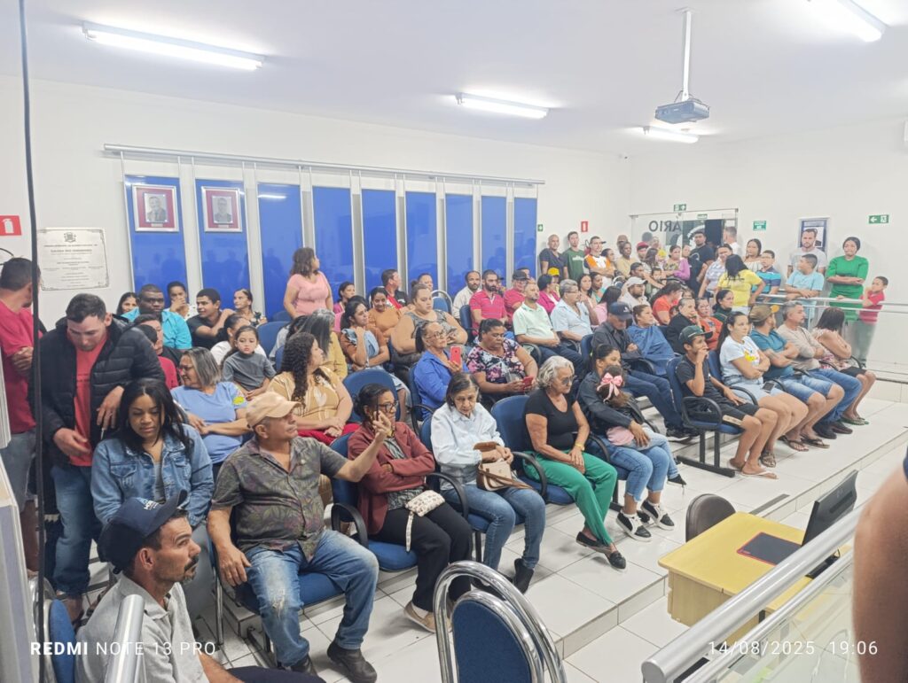 FLÓRIDA: Reunião discute situação de famílias às margens da linha férrea