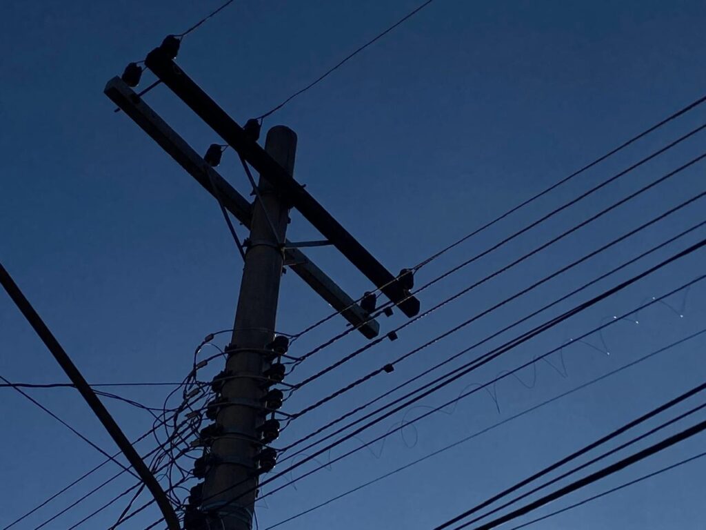 FLÓRIDA: População enfrenta transtornos com quedas constantes de energia