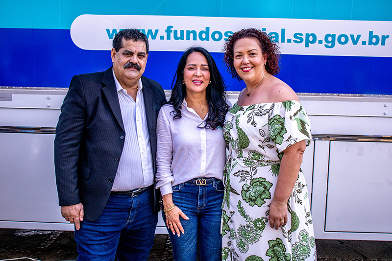 LUCÉLIA recebe primeira-dama do Estado Cristiane de Freitas em visita a carreta da capacitação