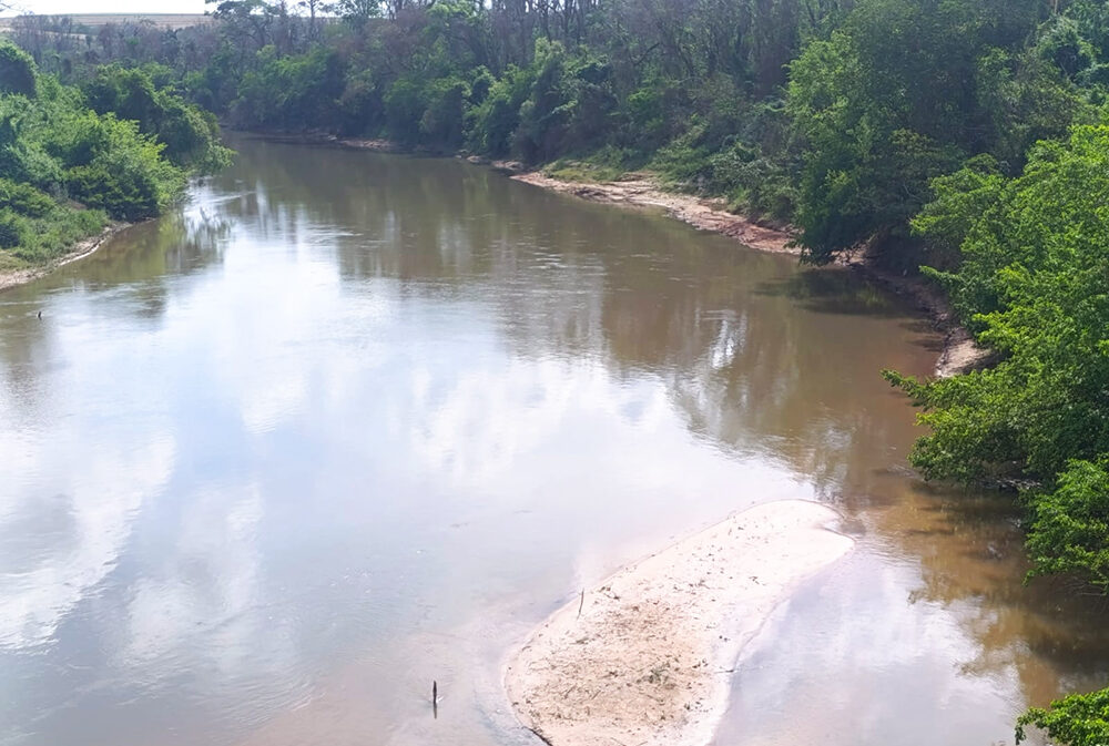 LUCÉLIA: Rio Aguapeí enfrenta níveis críticos com estiagem prolongada e uso irregular da água no município