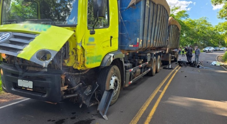Grave acidente mata duas pessoas e deixa uma ferida