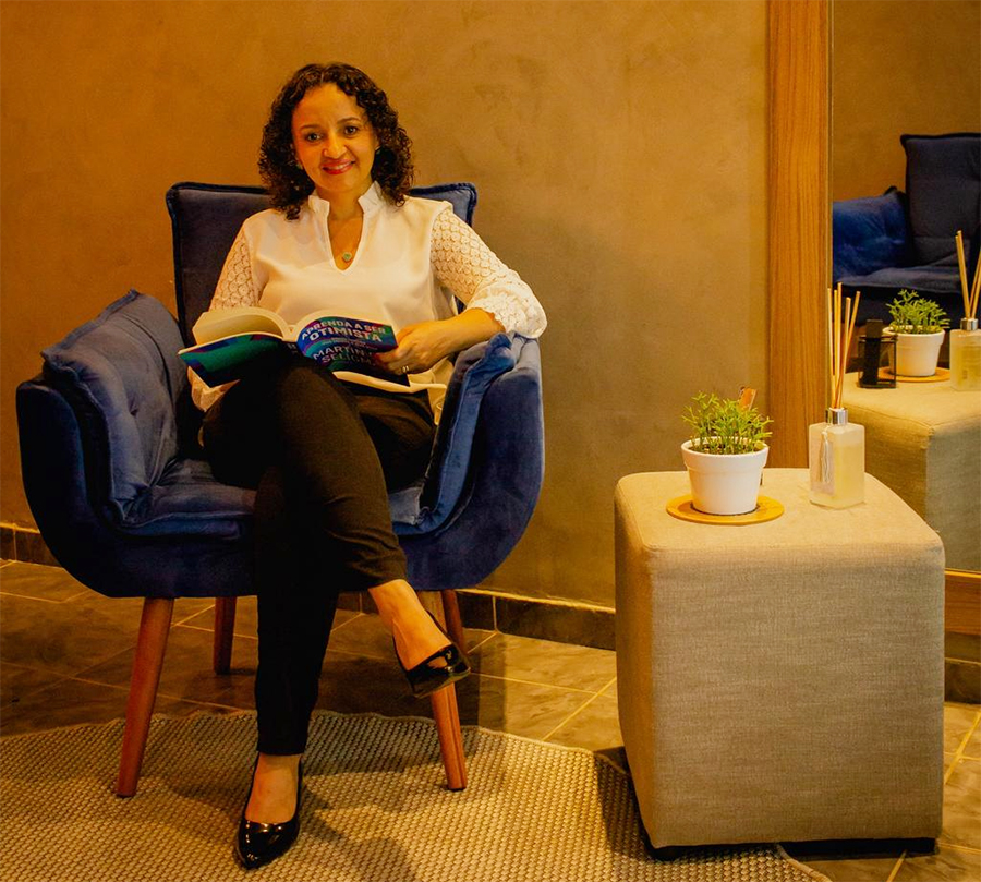 “DA DOR AO PROPÓSITO”: autora da região lança livro na Amazon e propõe compreender o TDAH por dentro