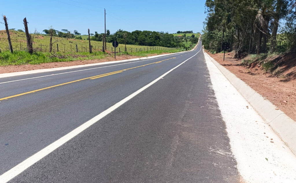 MARIÁPOLIS: Eixo SP implanta acostamento no acesso Adamantina-Mariápolis, com investimento de R$ 15 milhões