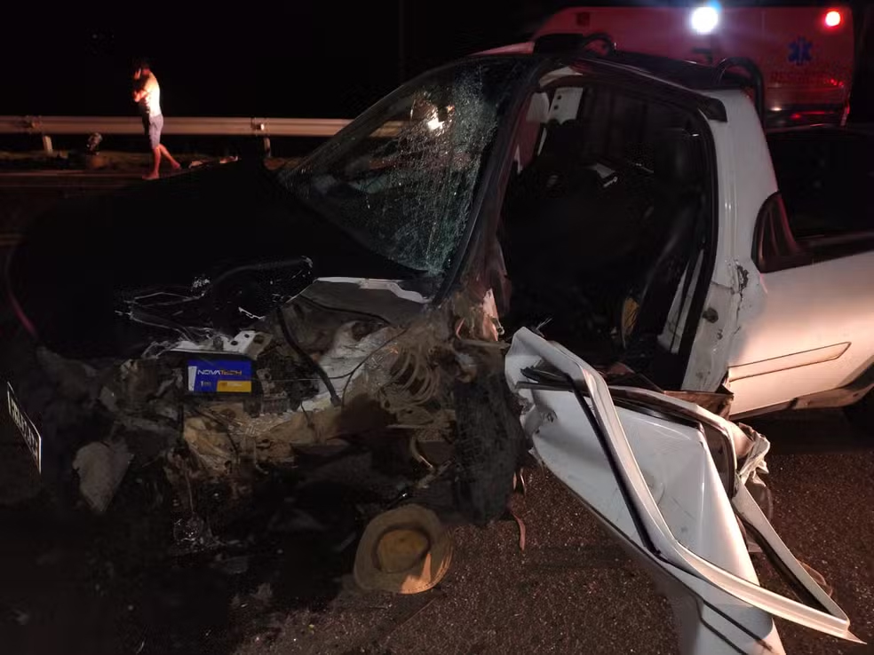 Motorista bêbado invade pista contrária e causa acidente