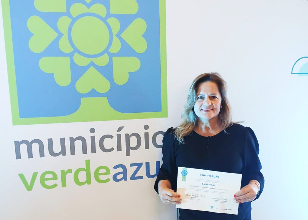 SALMOURÃO: Prefeita Sônia Gabau recebe Certificação do Programa Município Verde/Azul