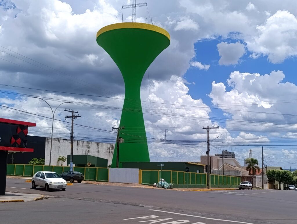 JUNQUEIROPOLIS: Caixa d’agua principal ganha novo visual e realça um dos símbolos da cidade