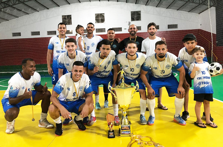 FLÓRIDA: Tripinha recebe o troféu de campeão do Campeonato de Férias 2026