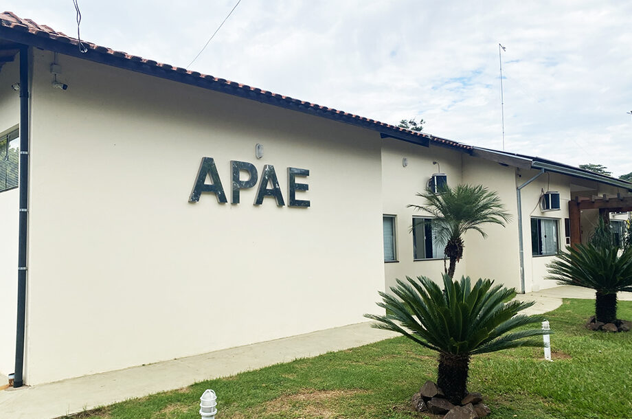 LUCÉLIA: APAE foi beneficiada com verba conquistada pela ADNP junto com vereadora