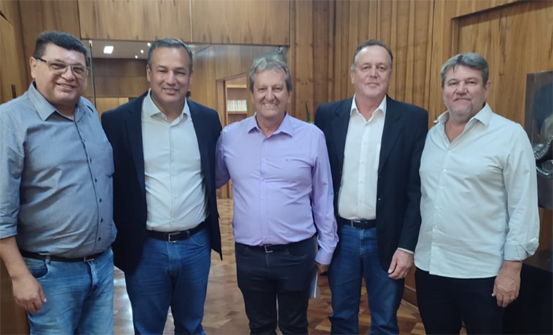 FLÓRIDA: Prefeito e vereador cumprem agenda na Secretaria de Educação e apresentam demandas