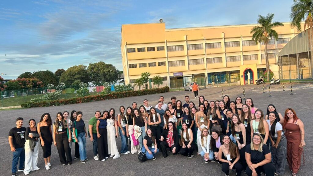 Alunos da FAI participam do V Encontro de Biomedicina em Lins