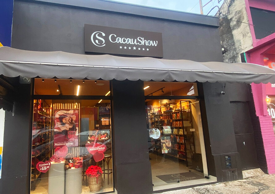 LUCÉLIA: CACAU SHOW oferece café quentinho, chocolate cremoso e ambiente aconchegante