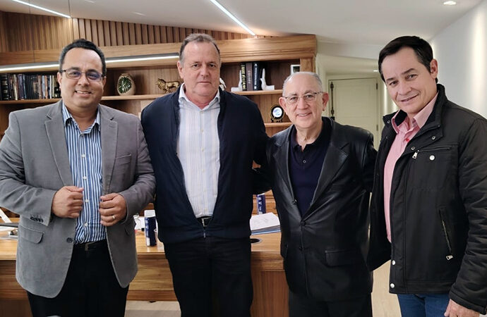 FLÓRIDA: Prefeito apresenta demandas em audiência com deputado federal Paulo Freire