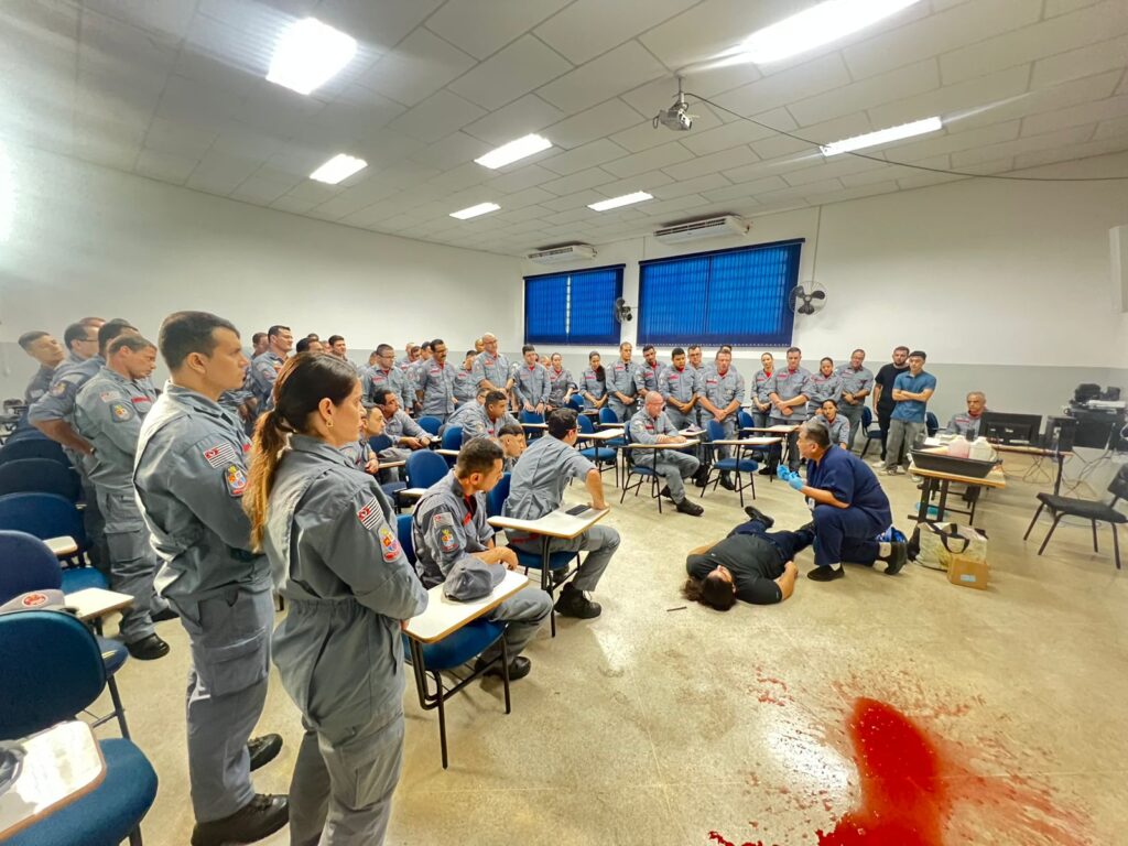 Bombeiros de Adamantina, Dracena e Osvaldo Cruz e atiradores do Tiro de Guerra participam de treinamento criado pelo Colégio Americano de Cirurgiões