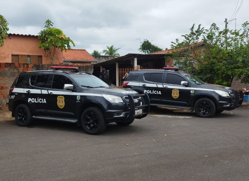 Acusado confessa ter matado mulher na frente dos filhos e admite tentativa de simular suicídio