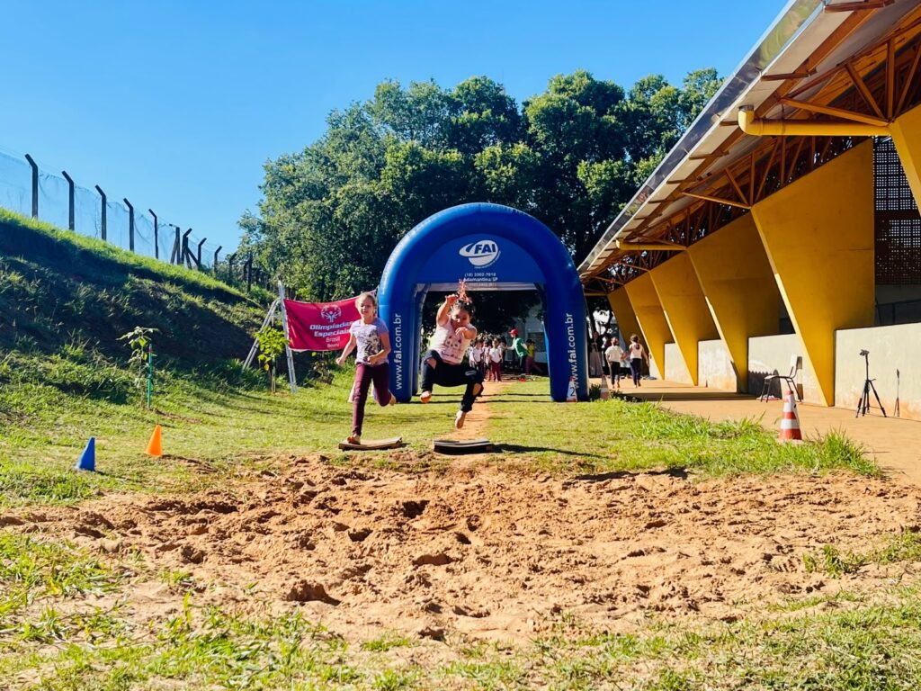 LUCÉLIA: Curso de Educação Física da FAI promove Festival Esportivo Escolas Unificadas