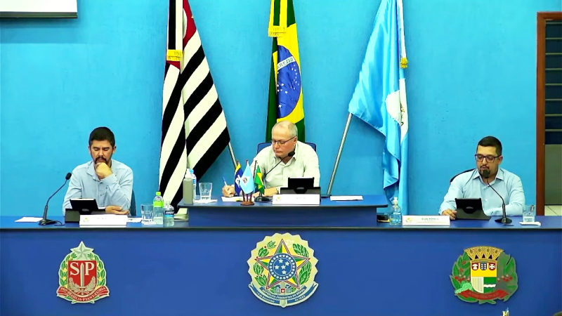 JUNQUEIRÓPOLIS: Câmara aprova valorização do comércio, gratificação para policiais e reestruturação na educação