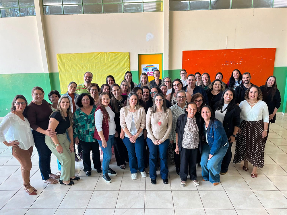 MARIÁPOLIS: Professores da rede municipal participam de formação sobre neurociência e educação inclusiva