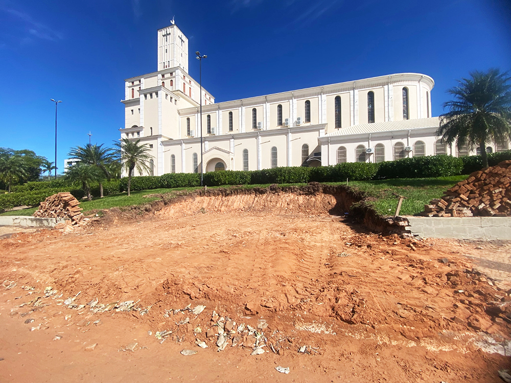 LUCÉLIA: Igreja matriz prepara novo local para receber imagens da Sagrada Família que será removida do trevo na SP-294