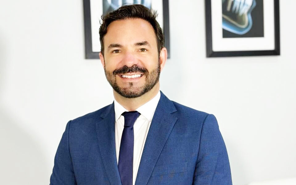 FLÓRIDA: CLÍNICA MARTON oferece soluções modernas em implantes e próteses dentárias