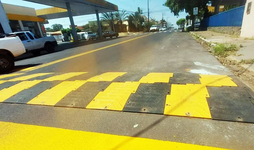 ADAMANTINA: Prefeitura abre licitação para comprar novas lombadas modulares