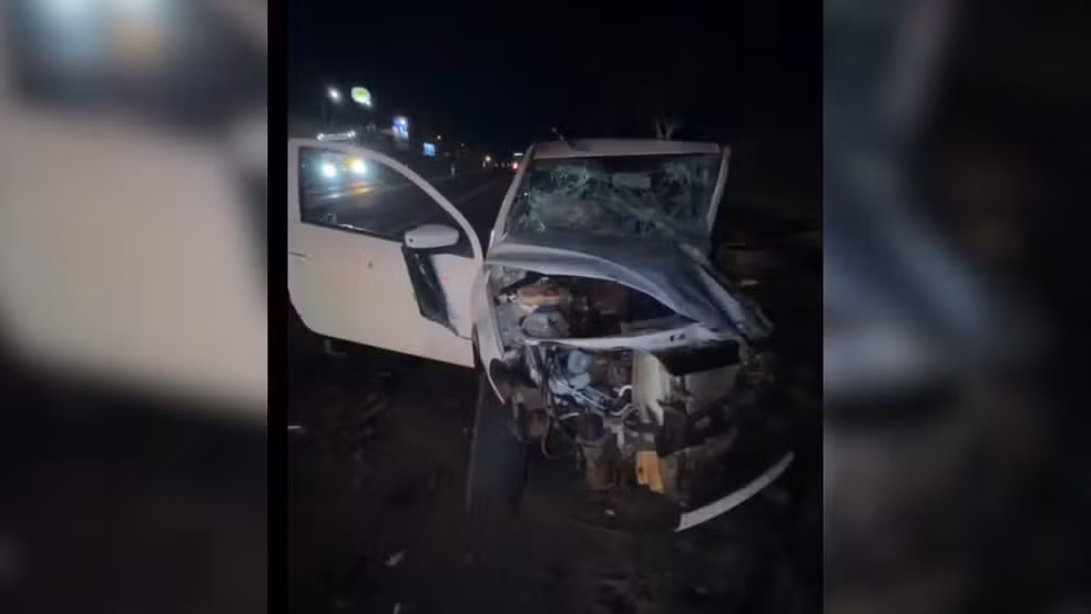 Motorista morre após batida frontal entre carros na SP-310