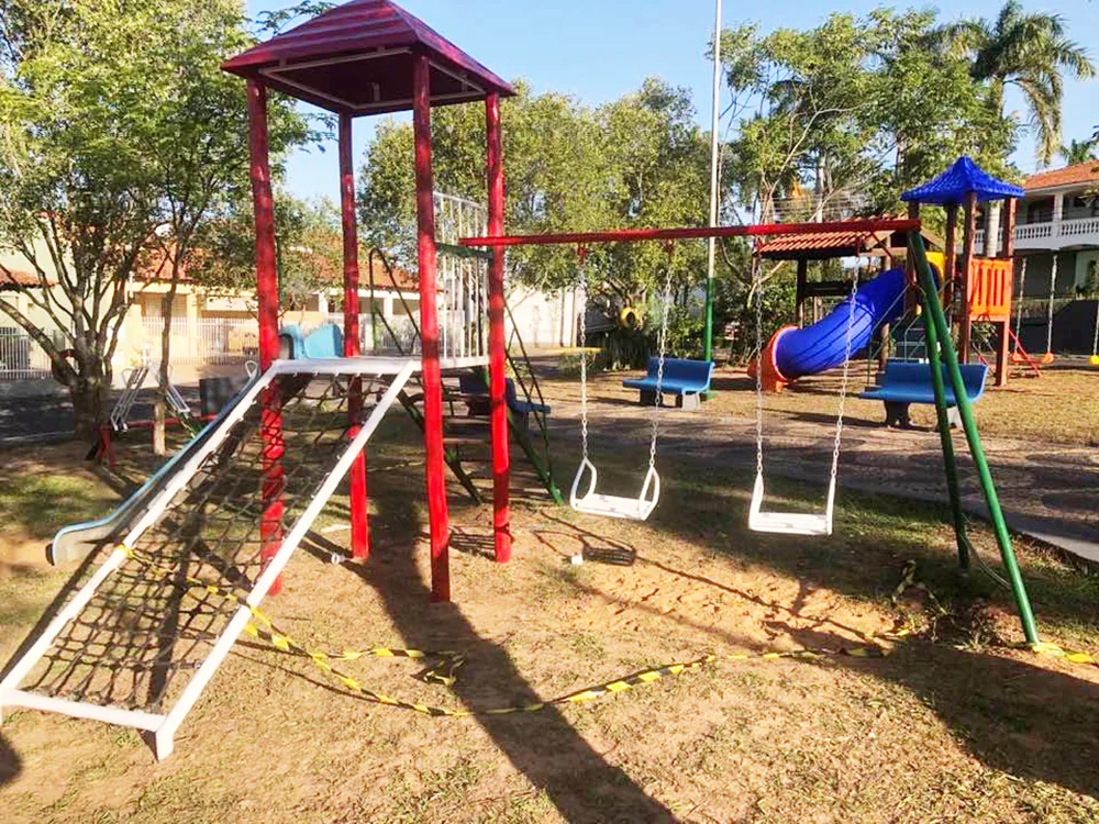 LUCÉLIA: Instalados cinco novos playgrounds infantis com recursos de R$ 200 mil conquistados por vereador