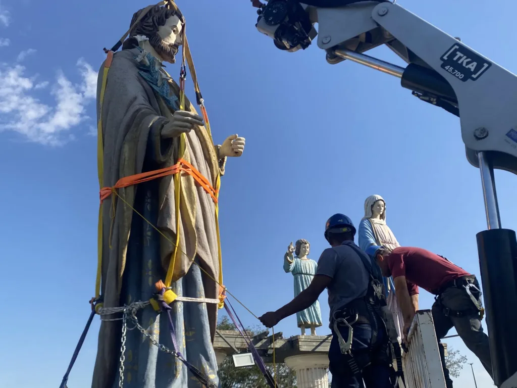LUCÉLIA: Imagens da Sagrada Família são retiradas do trevo