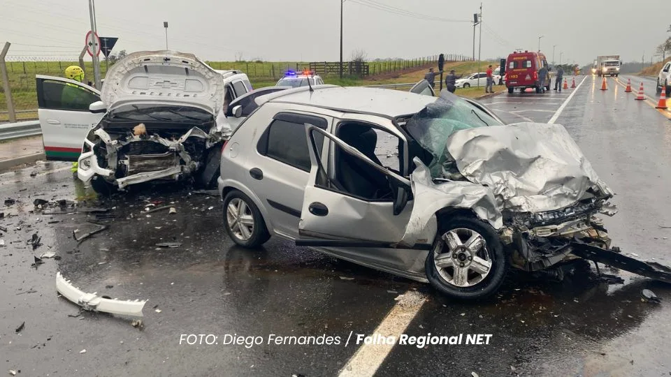 FLÓRIDA: Grave acidente envolvendo três veículos deixa feridos na SP-294