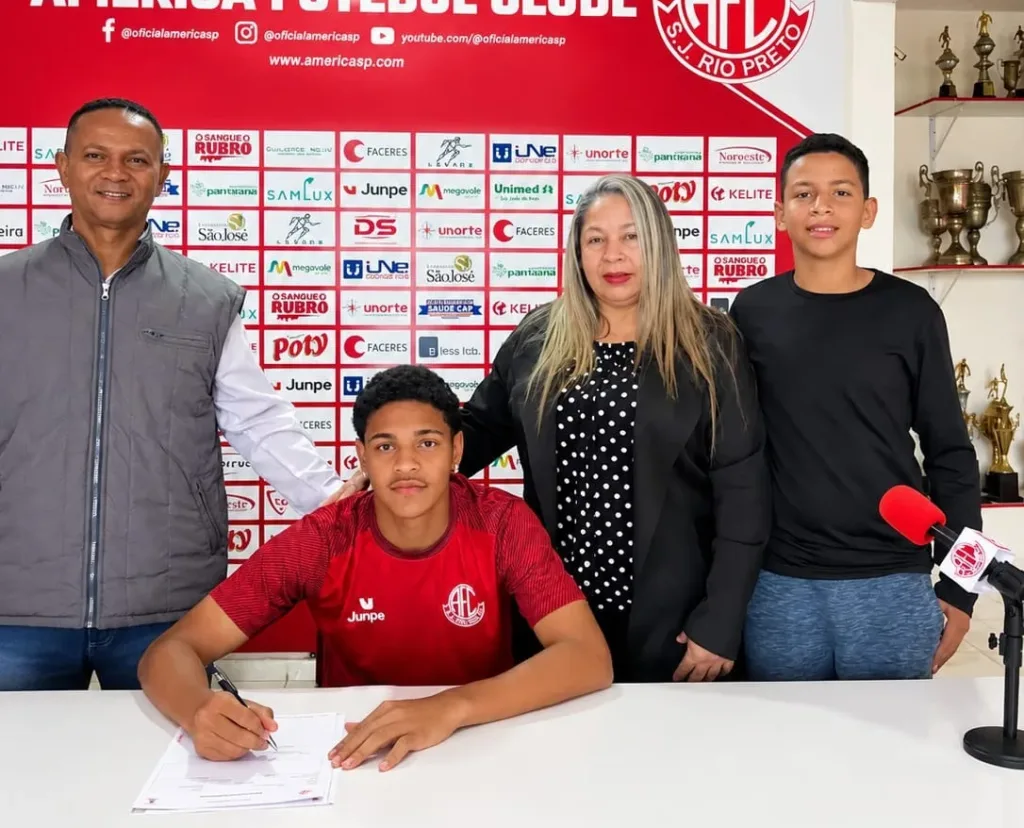 PACAEMBU: Jogador Vitinho estreia neste sábado pelo América de Rio Preto no Paulista Sub-20