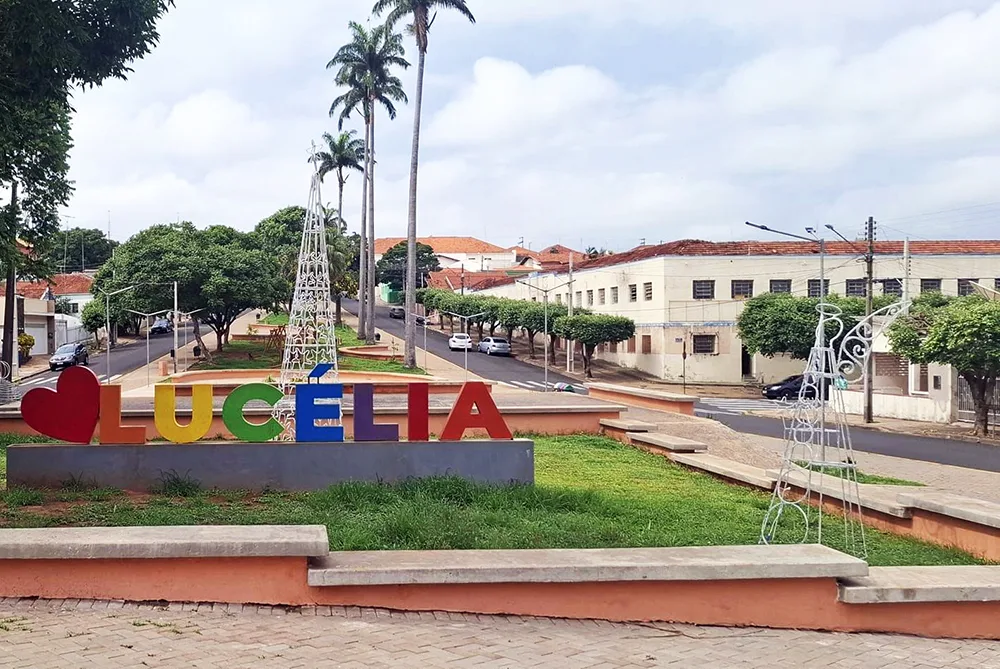 LUCÉLIA: Prefeitura inicia preparativos para o Natal Luz 2026 com produção própria de enfeites